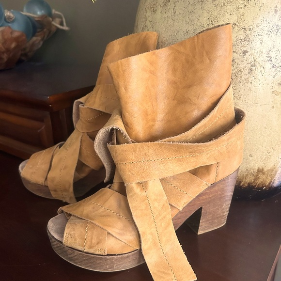 Women’s Free People Platform Booties - Picture 4 of 5
